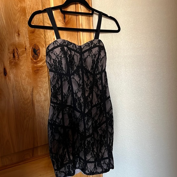 LACE DRESS - Picture 2 of 2